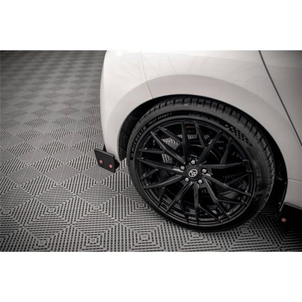Sottoparaurti posteriore V.1 + Flaps Toyota Yaris Mk4 2019-