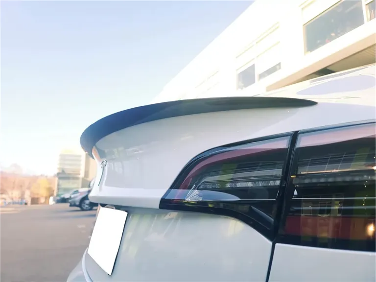 Spoiler alettone posteriore per Tesla Model 3 - immagine 5