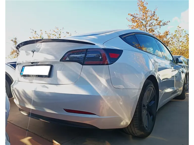 Spoiler alettone posteriore per Tesla Model 3 - immagine 6