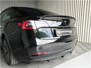 Spoiler alettone posteriore per Tesla Model 3