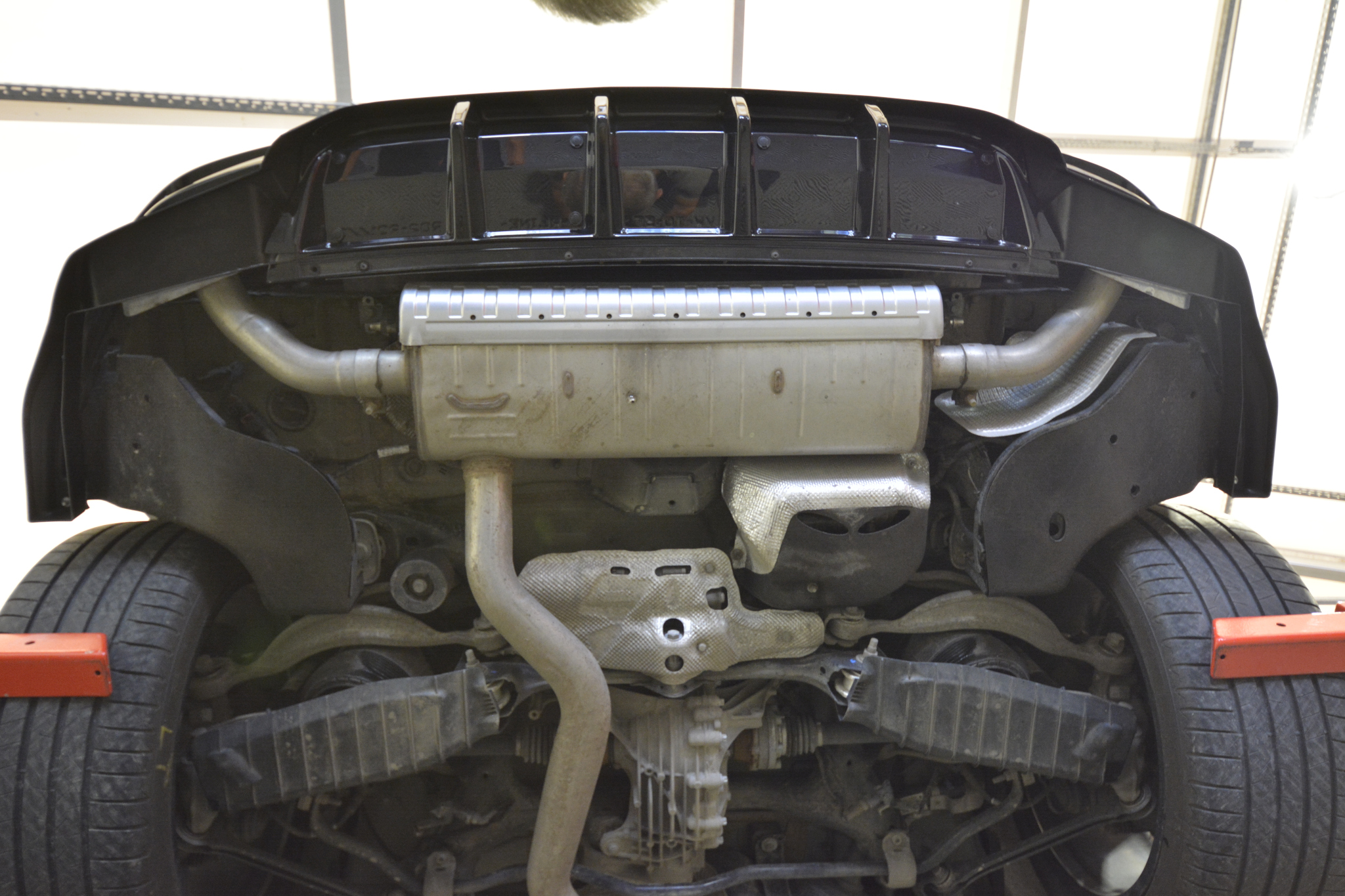 Sottoparaurti posteriore Volkswagen Touareg R-Line Mk3 Facelift 2023- - immagine 11