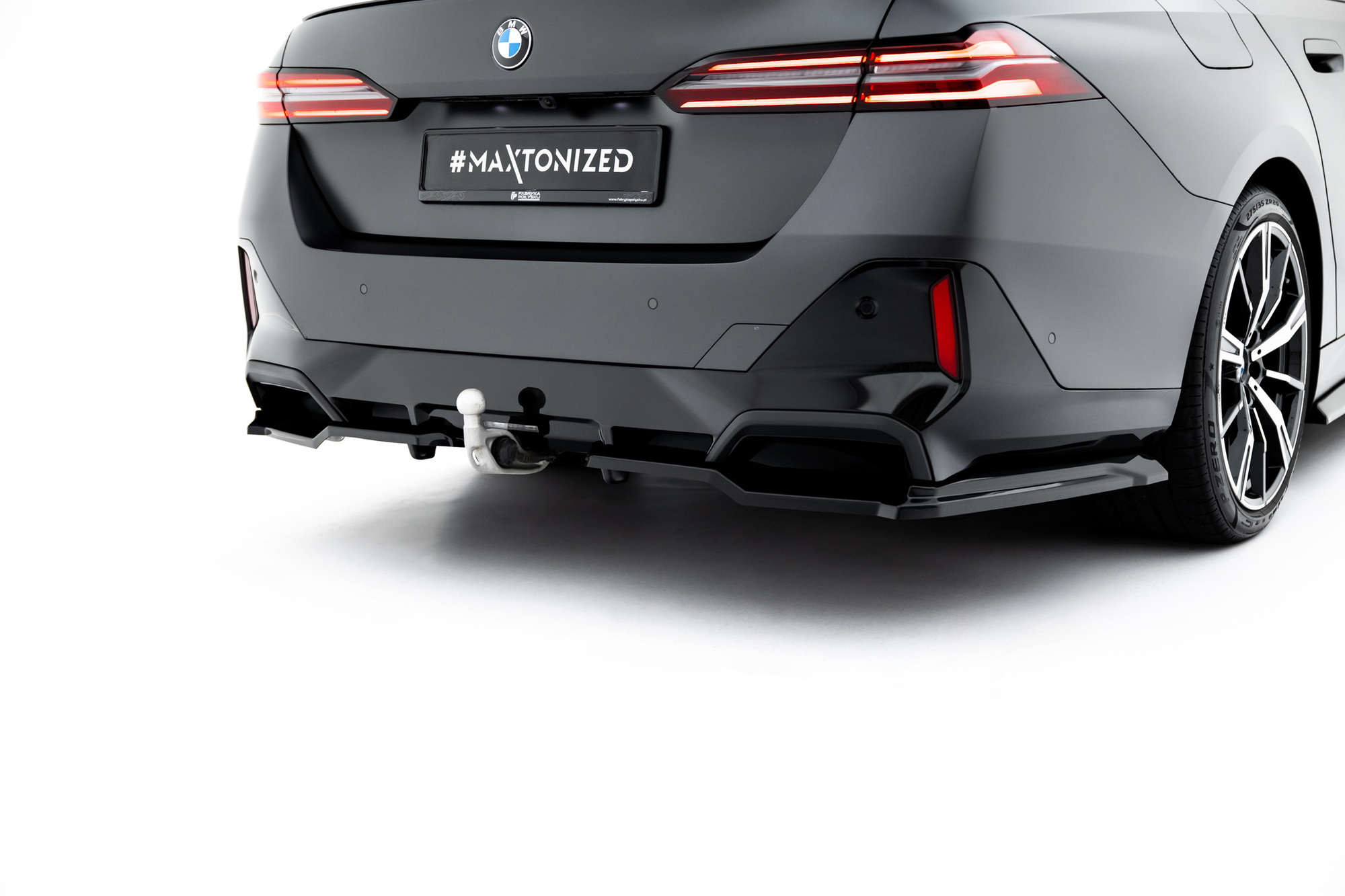 Sottoparaurti splitter posteriore V.1 BMW 5 / i5 M-Pack Sedan / Touring G60 / G61 2023- - immagine 2