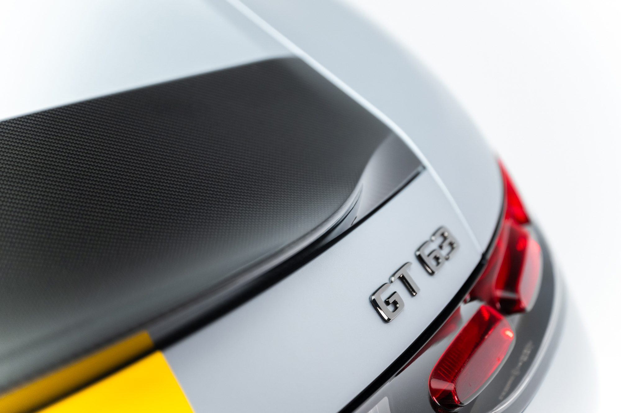 Spoiler in carbonio V.2 Mercedes AMG GT 43 / 55 / 63 / 63 SE Performance C192 2023- - immagine 10